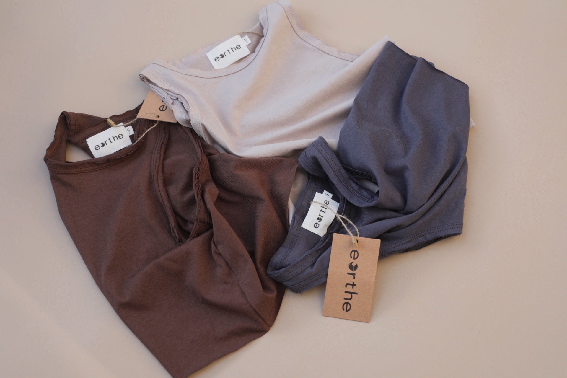 relaxed tee / stone