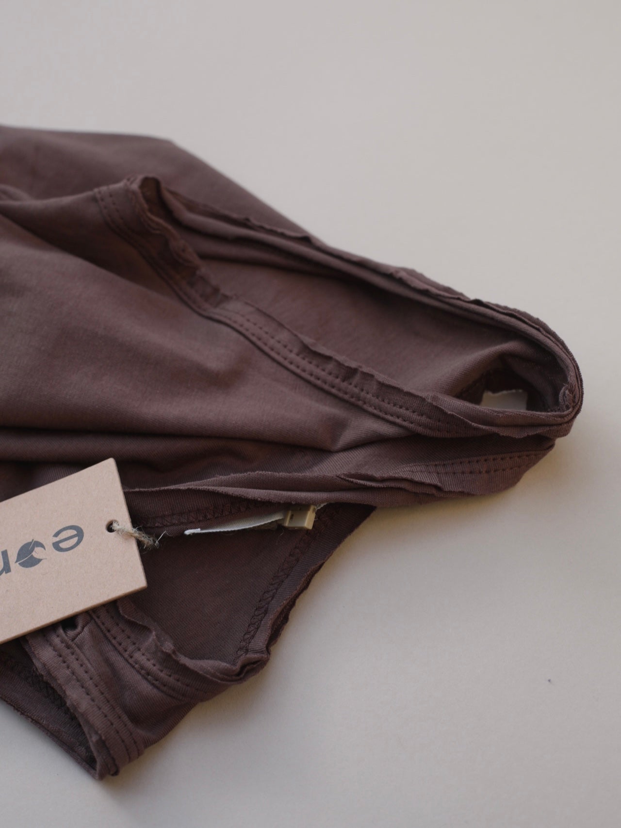 relaxed tee / choco