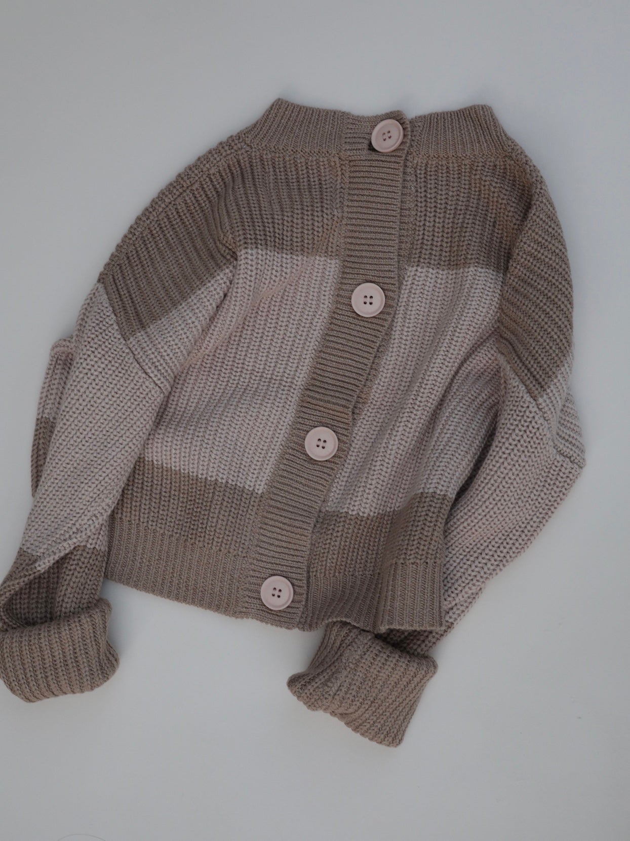 Buttoned Knit Cardigan / Latte