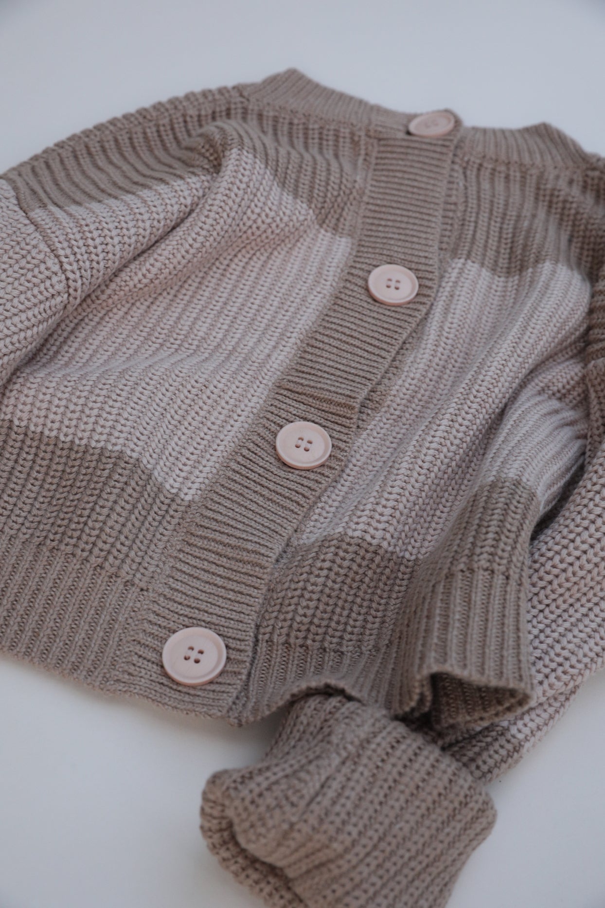 Buttoned Knit Cardigan / Latte